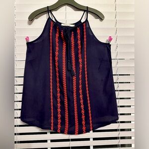 🛍️ Solitaire  Embroidered Top Size Large never worn condition